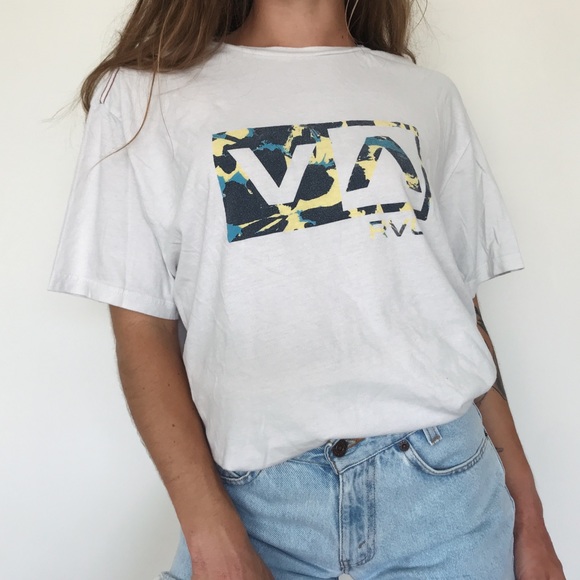RVCA Tops - RVCA vintage wash tee